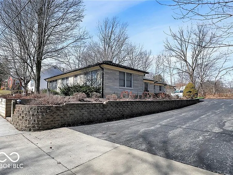 760 W Pine St — Photo 1