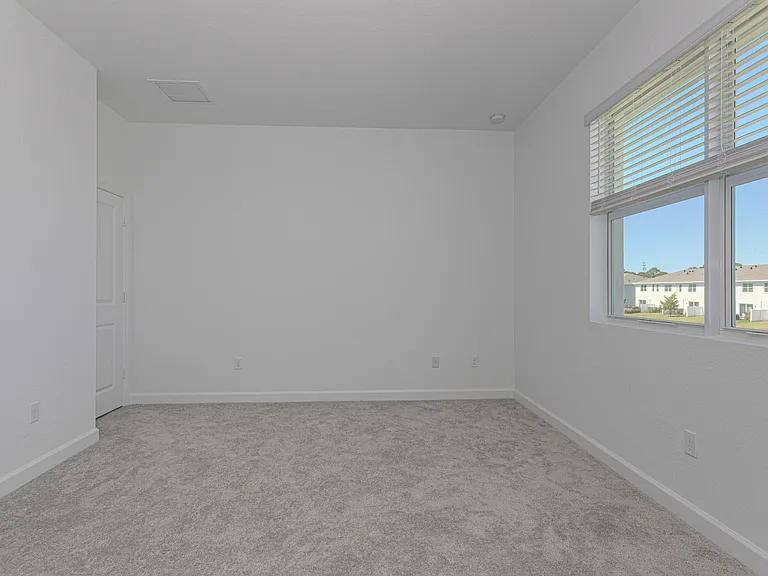 503 SE Rivergrass St — Photo 25