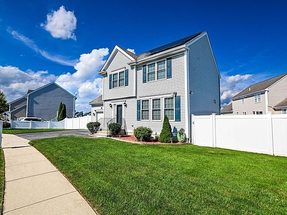 2nd image of 92 Tarkiln Pl