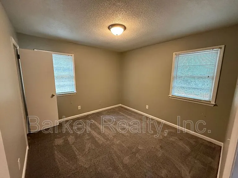 3917 Greenleaf St #A — Photo 8