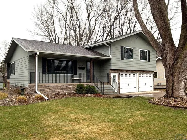 601 SW Iowa St, Orange City, IA 51041