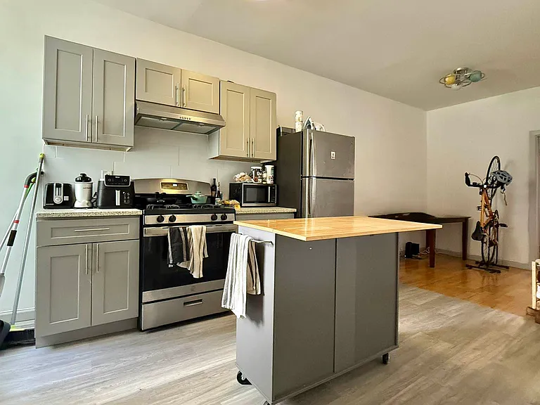 105 Jewel St #1F — Photo 3