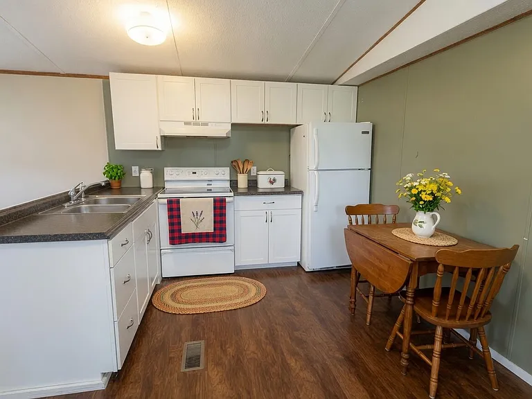 135 Bear Ln — Photo 3
