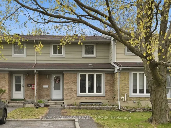 2336 Orient Park Dr #59, Ottawa, ON K1B 4N5