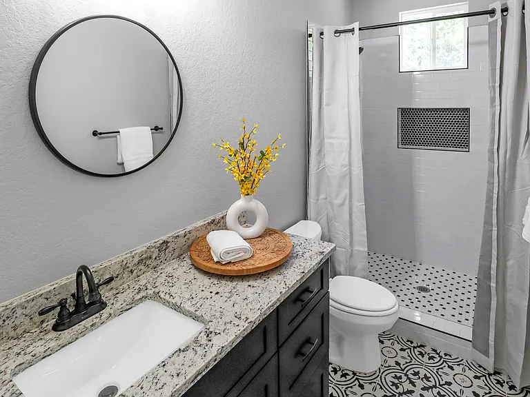 1416 Skyline Hls — Photo 14