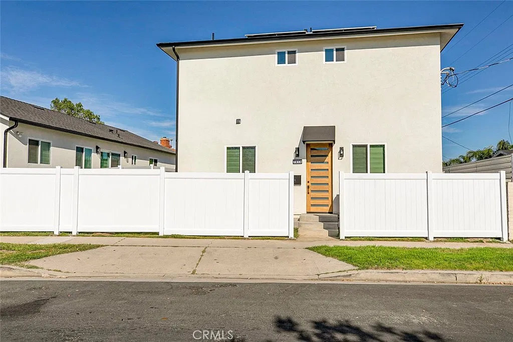 2 bed, 2.5 bath, 1150 sqft, $3,500 — Photo 1
