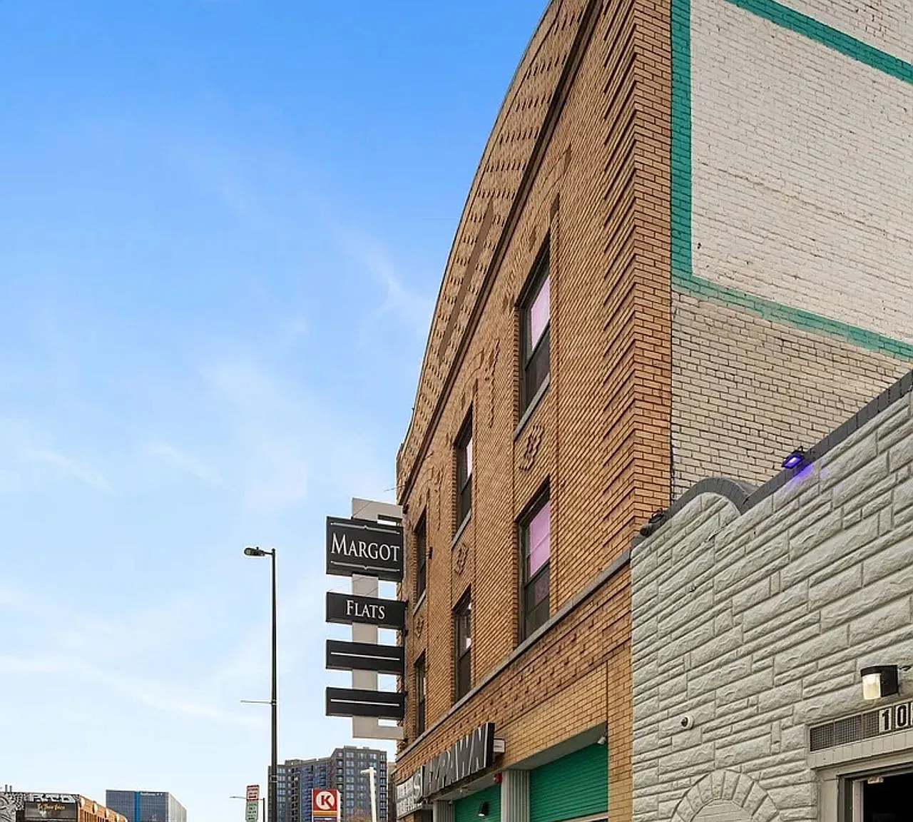 1023 North Broadway | Renovated Studio & 1BR Apartments in Denver's Golden Triangle! — Photo 3