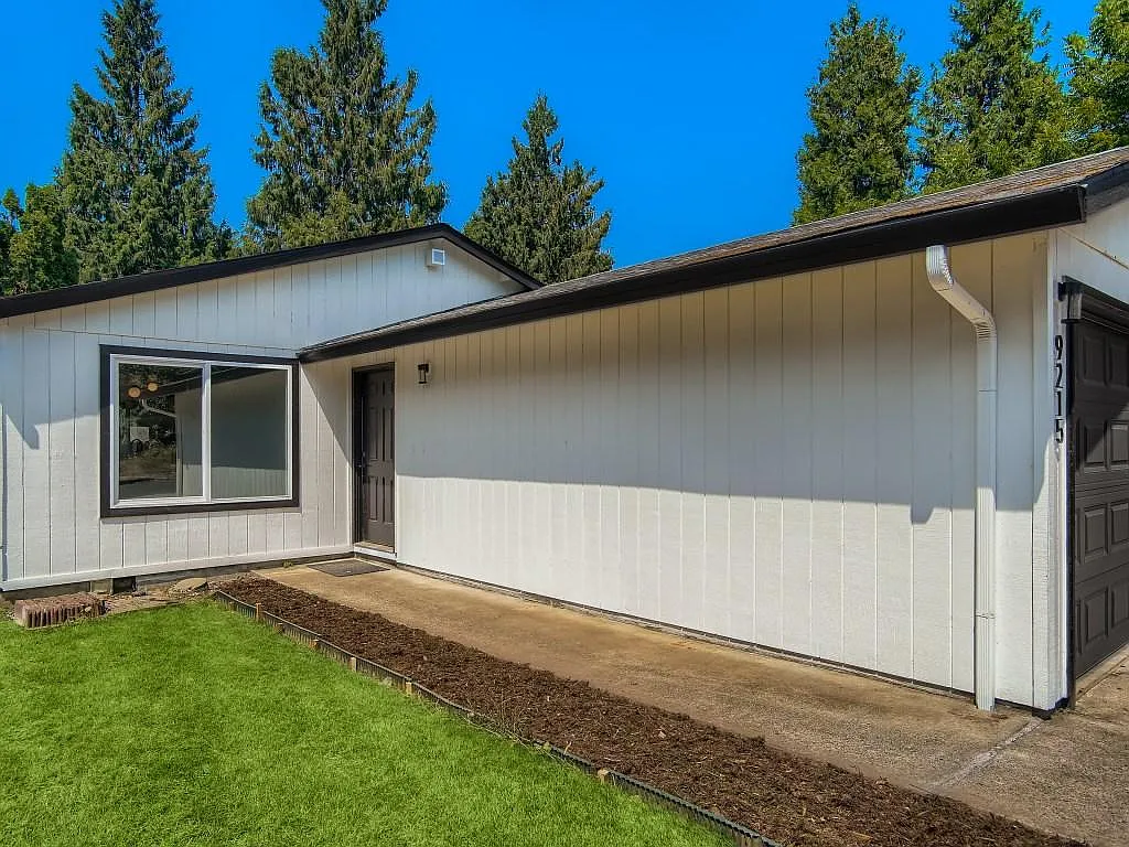 3 bed, 976 sqft, $2,700 — Photo 3