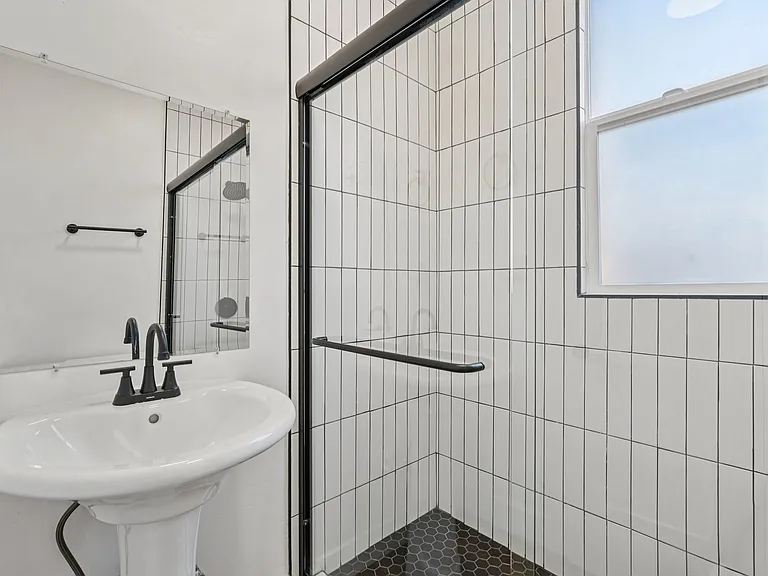 5870 Franklin ave — Photo 18