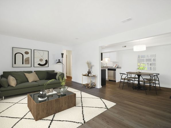 South Grove | 3510 Pheasant Run Cir, Ann Arbor, MI