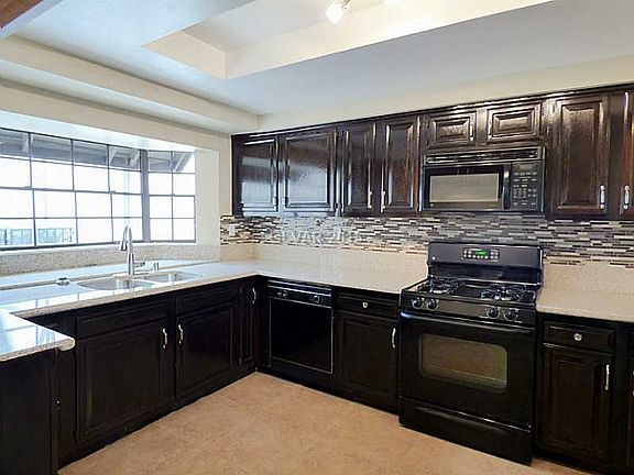 3rd image of 3971 Salisbury Pl