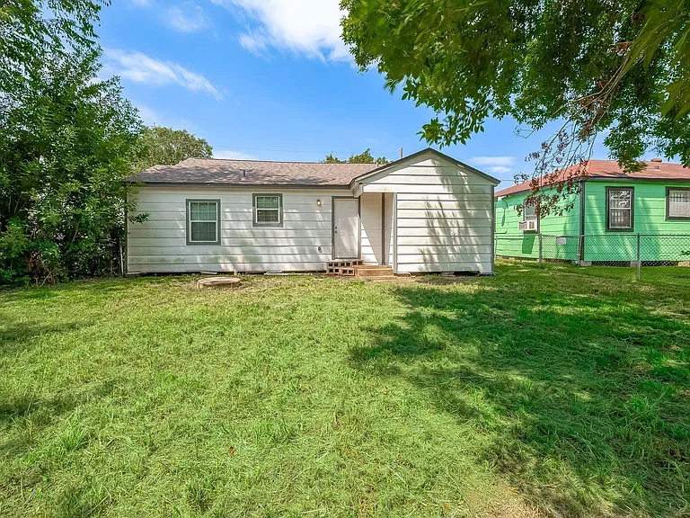 6823 Goforth St — Photo 29