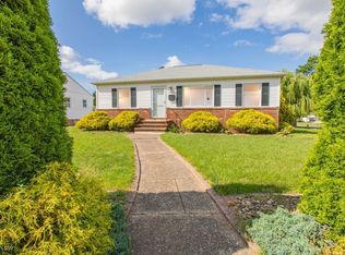 10460 Richard Dr, Parma, OH