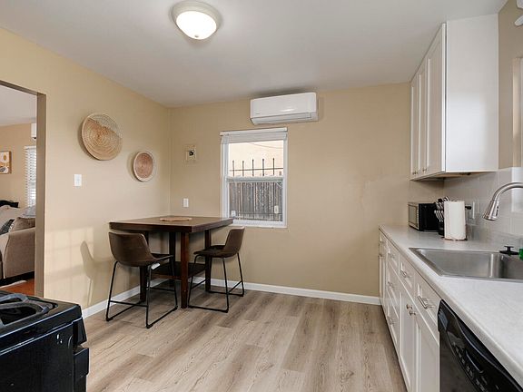3rd image of 1616 Coal Ave SE APT C