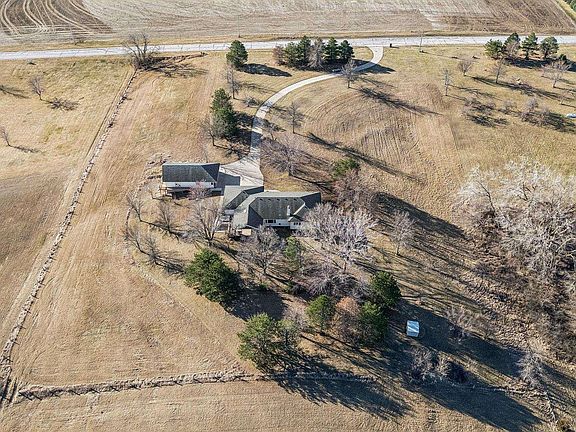 3rd image of 21900 Angus Rd