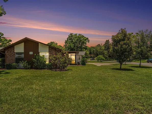 2270 Spruce Ln APT B, Palm Harbor, FL 34684