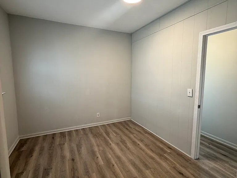 3224 Kirby Ave — Photo 9