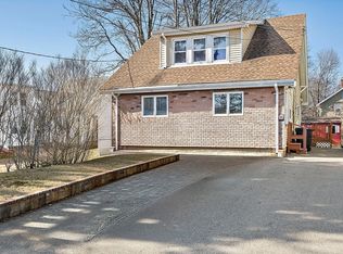 88 Pearl St, Stoughton, MA 02072