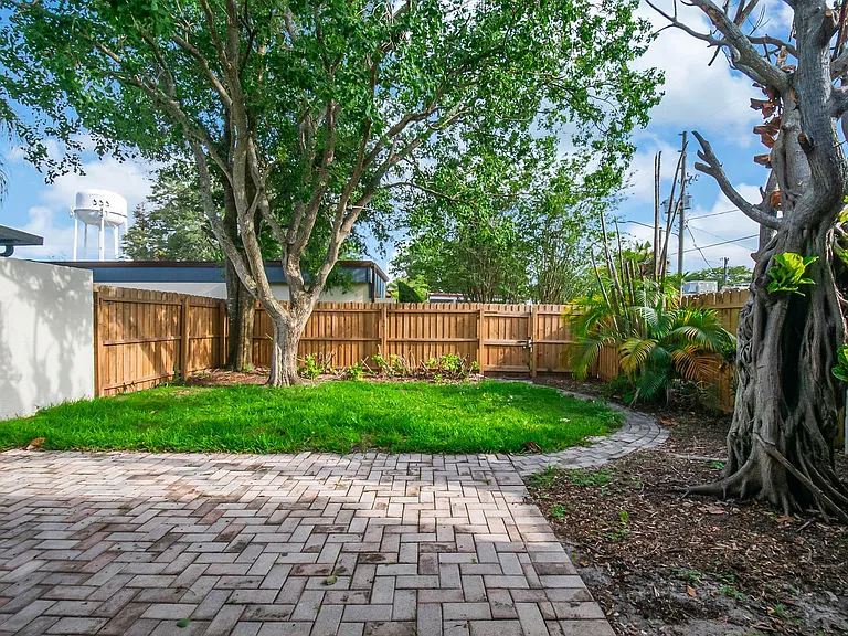 2304 Inagua Way — Photo 41