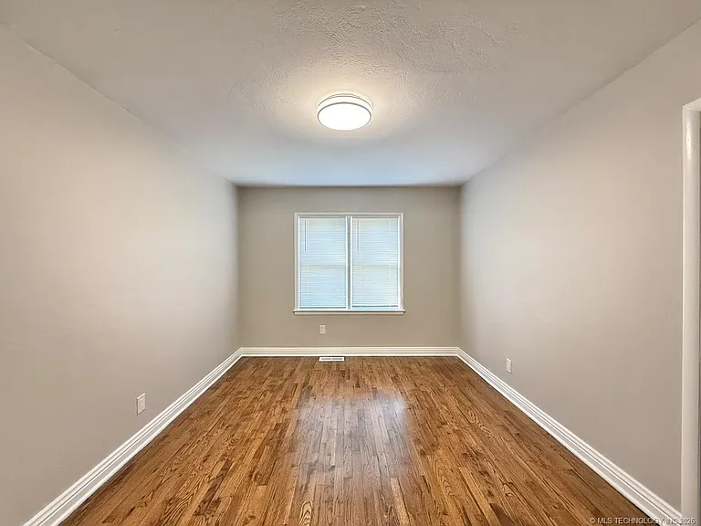 424 N Market Ave — Photo 13
