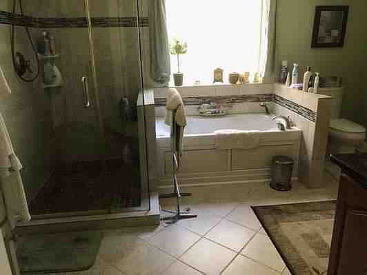 Master handicap bathroom