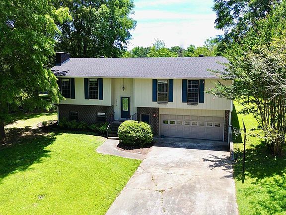 2nd image of 1416 Elm Dr SE