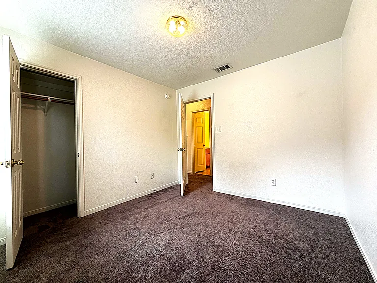 3305 Alicante Ct #B — Photo 16