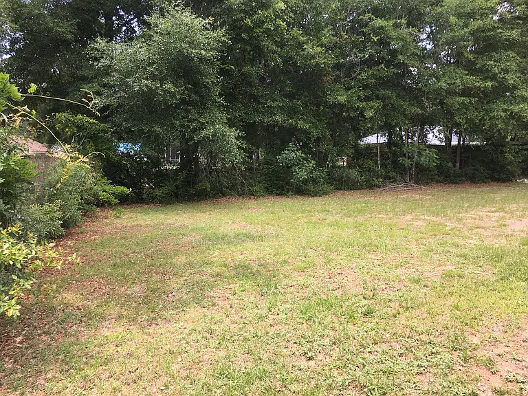5957 Savannah Dr — Photo 2