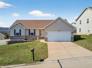 2162 Oakglen St, Imperial, MO 63052