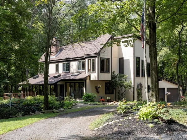 1980 Lapham Rd, East Aurora, NY 14052