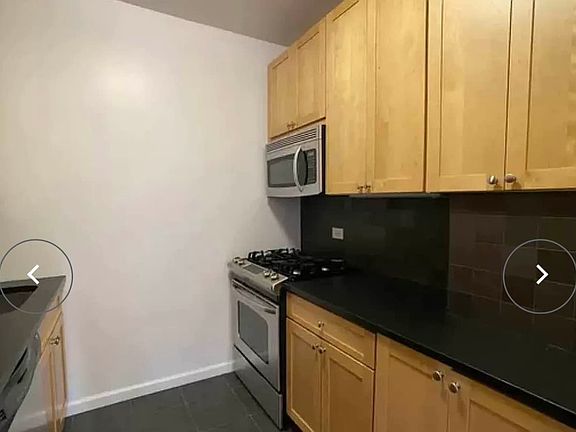 4th image of 120 W 23rd St APT 11B