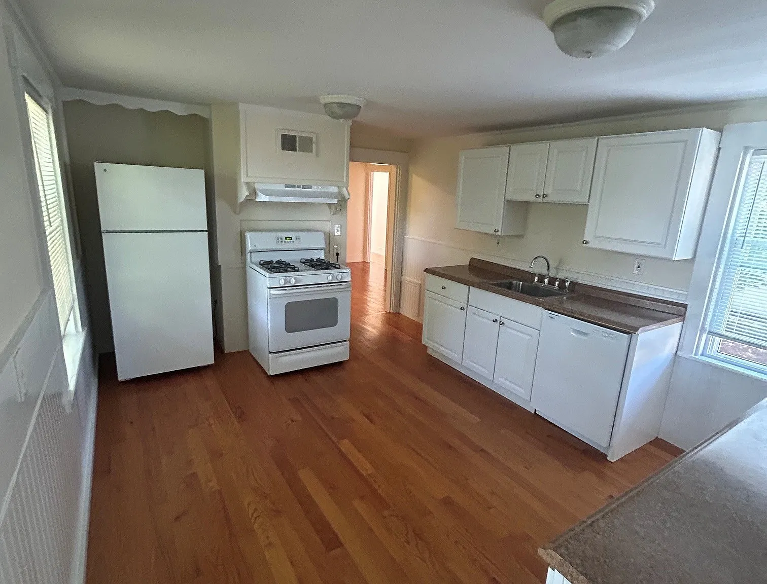 3 bed, 1200 sqft, $2,800 — Photo 1