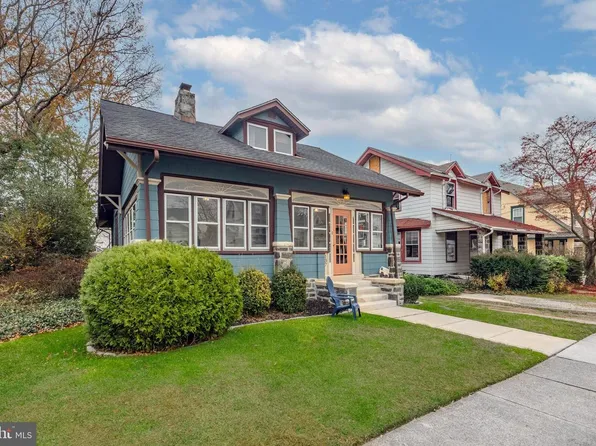 137 Strathmore Rd, Havertown, PA 19083