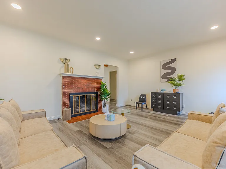 6252 Golden West Ave — Photo 5