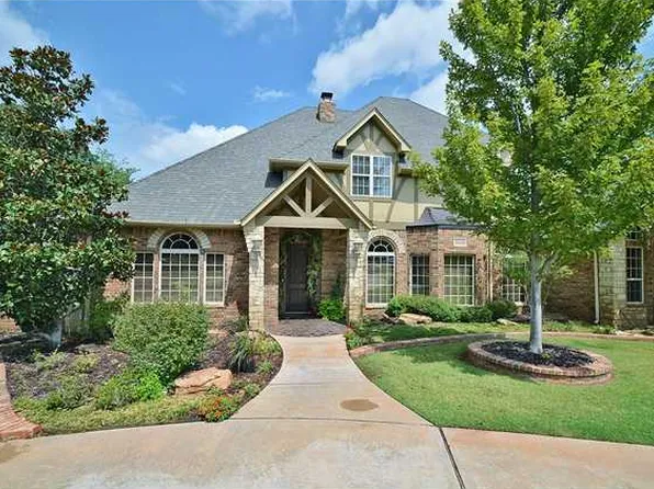 3006 Oakwood Dr, Edmond, OK 73013