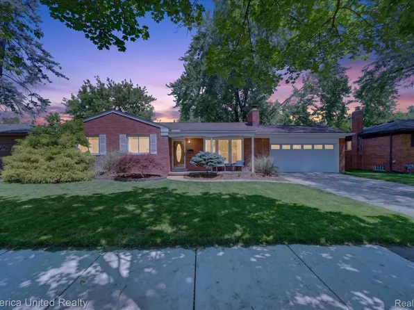 29114 Lori St, Livonia, MI 48154