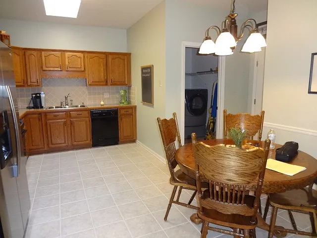 713 Rockford Cir — Photo 19