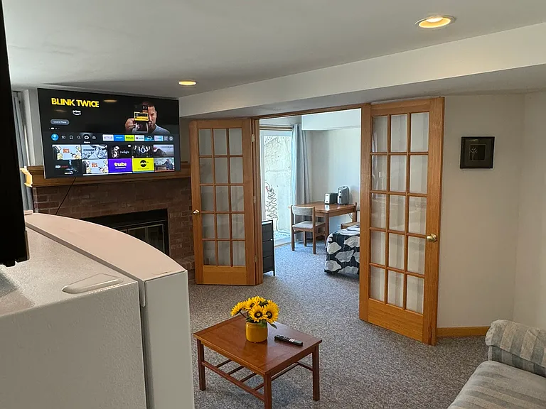 7S485 Lynn Dr — Photo 4