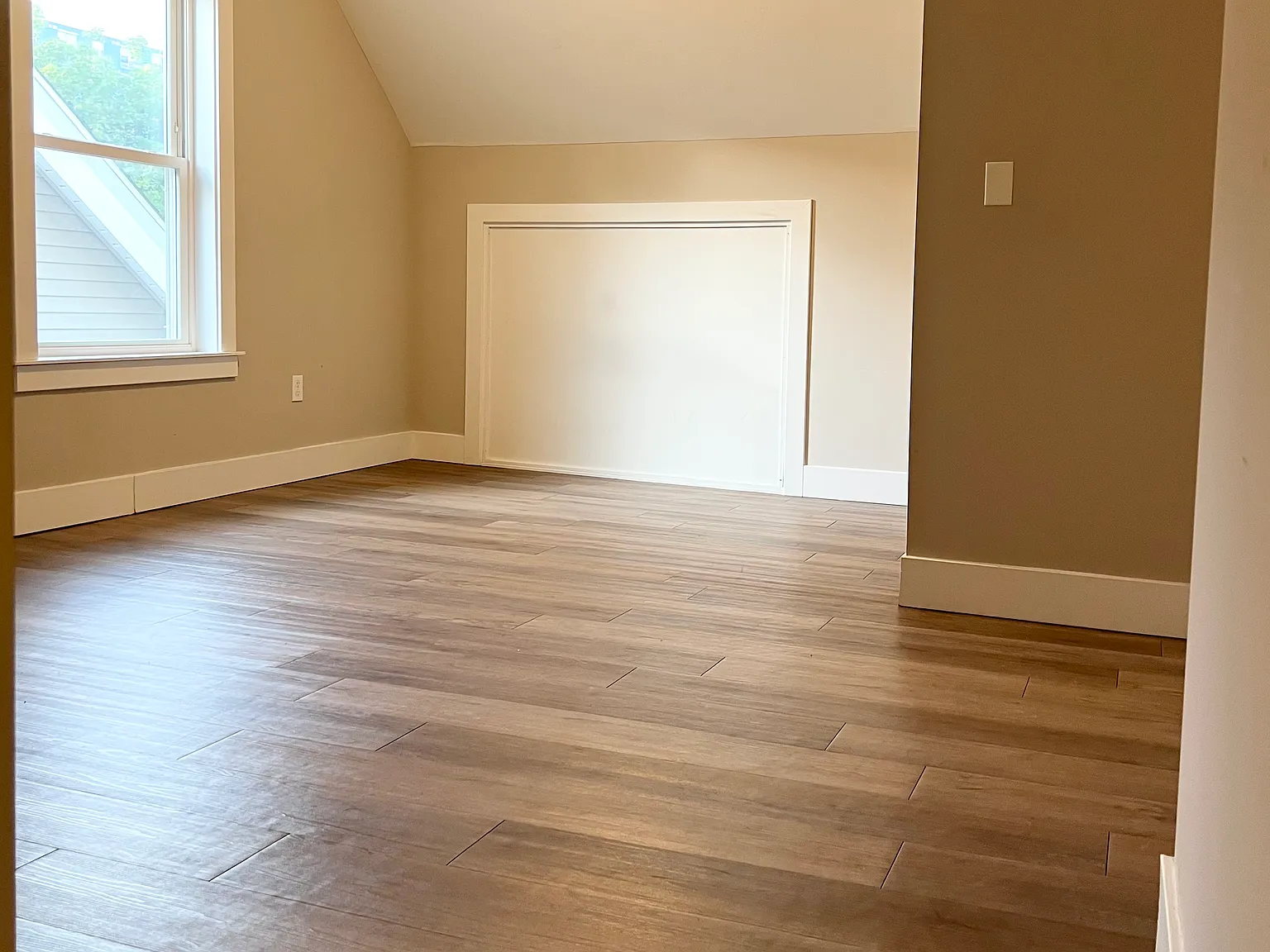 1 bed, 566 sqft, $1,798 — Photo 2
