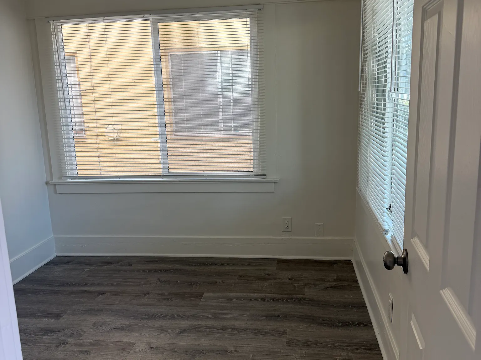2 bed, 900 sqft, $2,300 — Photo 2
