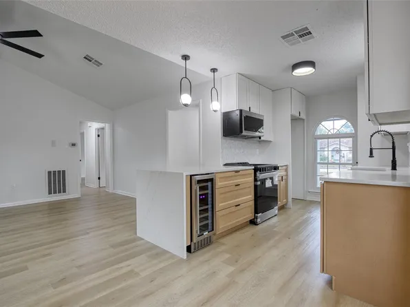 5802 Chrystell Ln, Houston, TX 77092