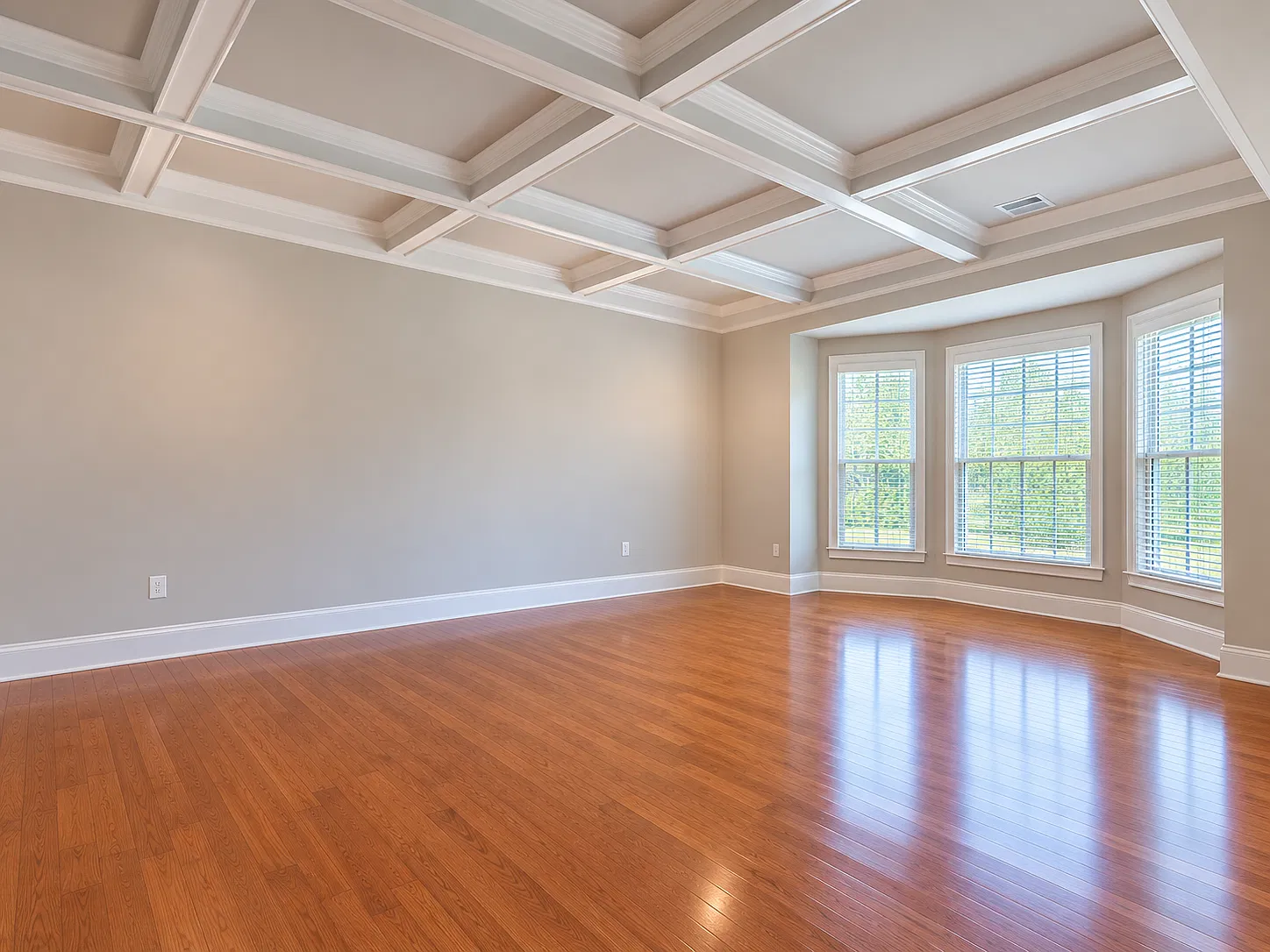 7 bed, 5288 sqft, $3,499 — Photo 2