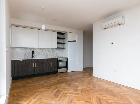321 Wythe Avenue image 1 of 15