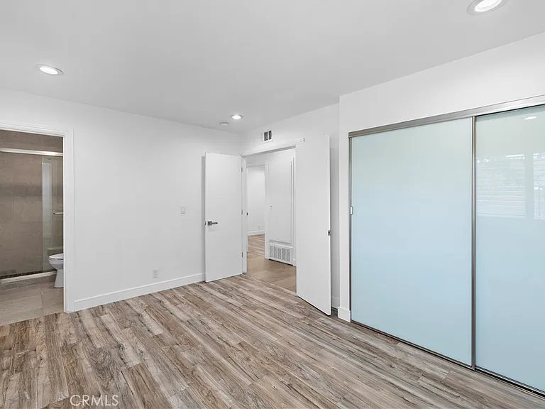 822 E Borchard Ave — Photo 16