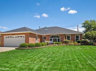 421 Wingate Dr, Schaumburg, IL 60193