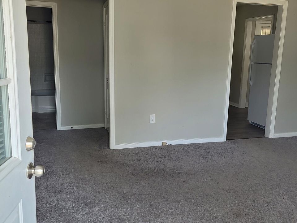 204 Gravatt Ave, Blackstone, VA 23824 Zillow