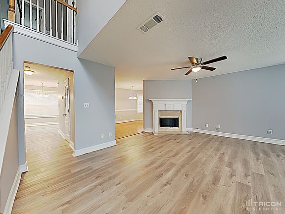 5th image of 45 Summer Leigh Dr