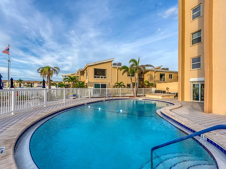 1255 Tarpon Center Dr #515 — Photo 34