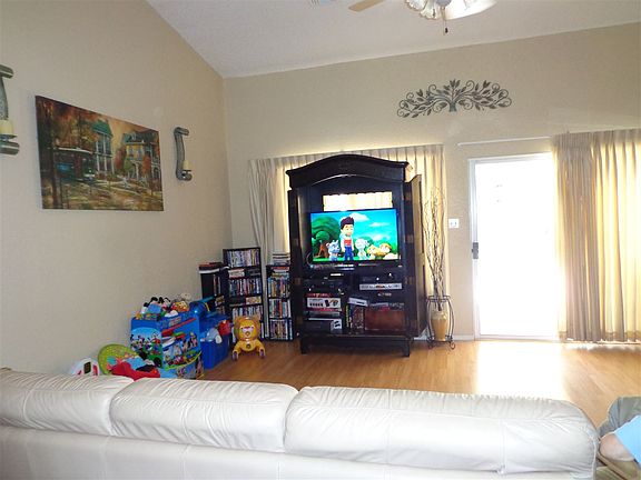 2nd image of 1633 E B St