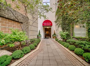 40 E 9th St APT 1809, Chicago, IL 60605